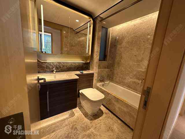 Wong Chuk Hang - The Southside Phase 2 La Marina Tower 2A 02