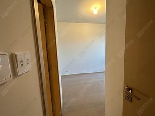 Wong Chuk Hang - The Southside Phase 2 La Marina Tower 2A 07