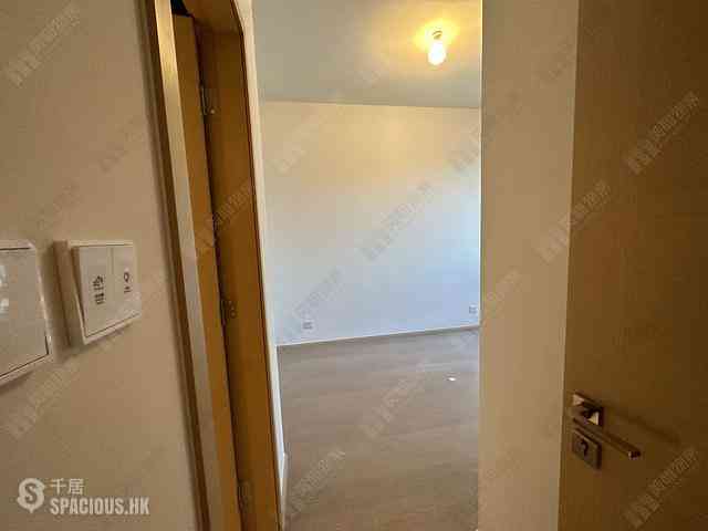 Wong Chuk Hang - The Southside Phase 2 La Marina Tower 2A 07