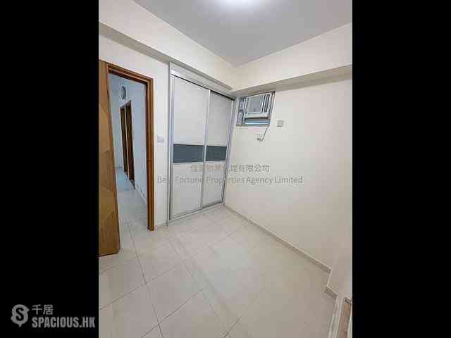 Kennedy Town - Shun On Building 04