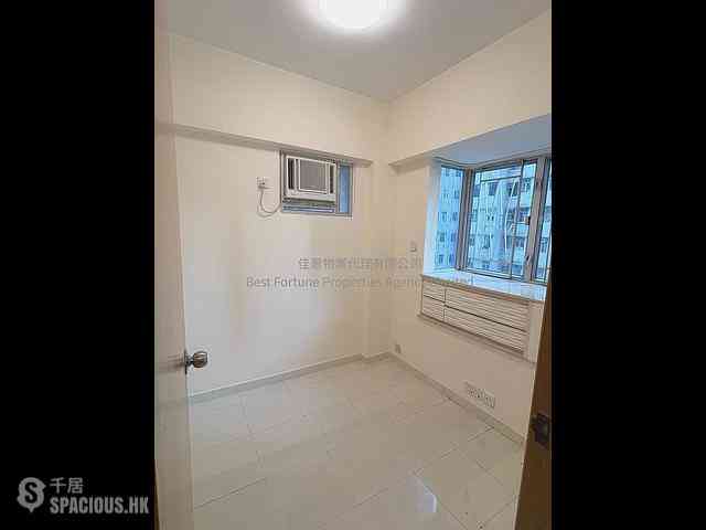 Kennedy Town - Shun On Building 03