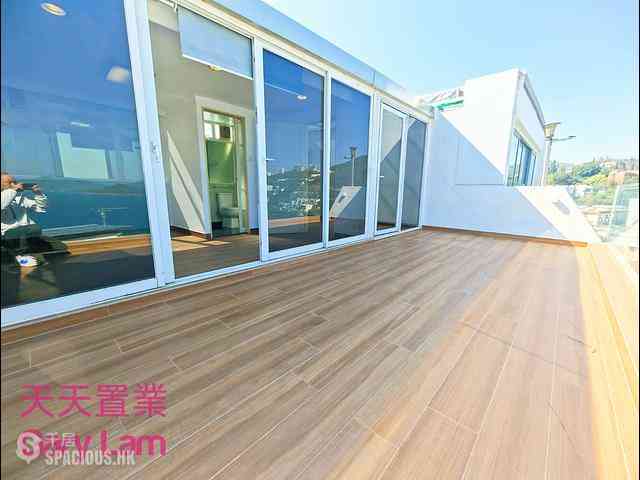 Clear Water Bay - Golden Lake Villa 02