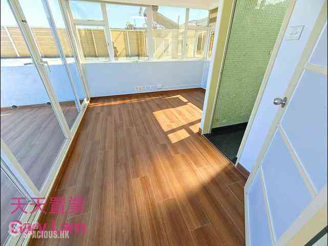 Clear Water Bay - Golden Lake Villa 07