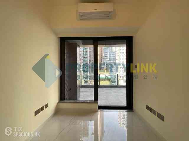 Sai Ying Pun - The Queens 02