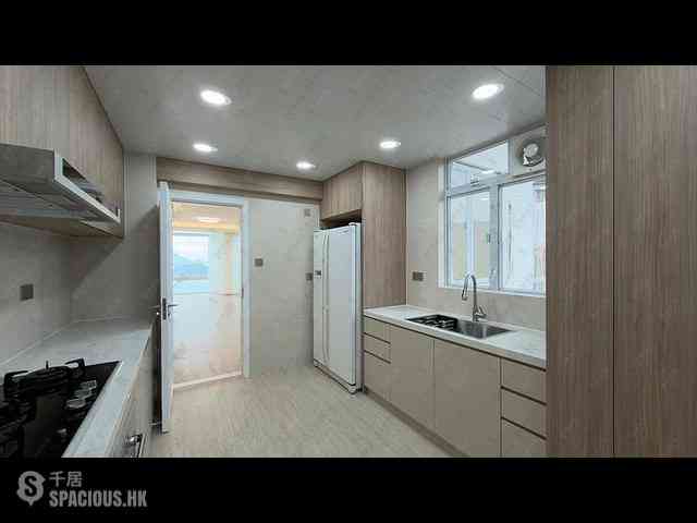 Chung Hom Kok - Hillgrove 06
