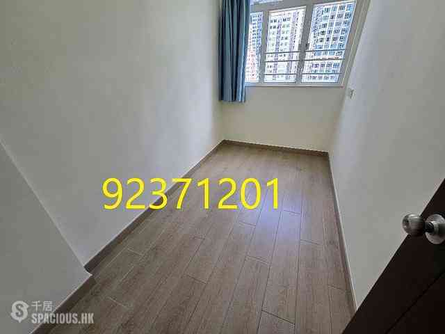 Wan Chai - Hip Sang Building 04