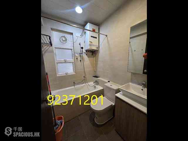 Wan Chai - Hip Sang Building 09