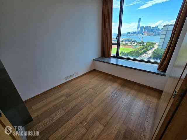 Wan Chai - The Gloucester 05