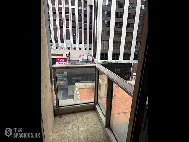 Wan Chai - The Avenue Phase 2 Block 2 01