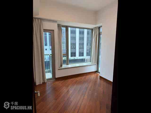 Wan Chai - The Avenue Phase 2 Block 2 03