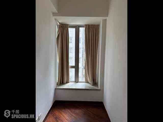 Wan Chai - The Avenue Phase 2 Block 2 07
