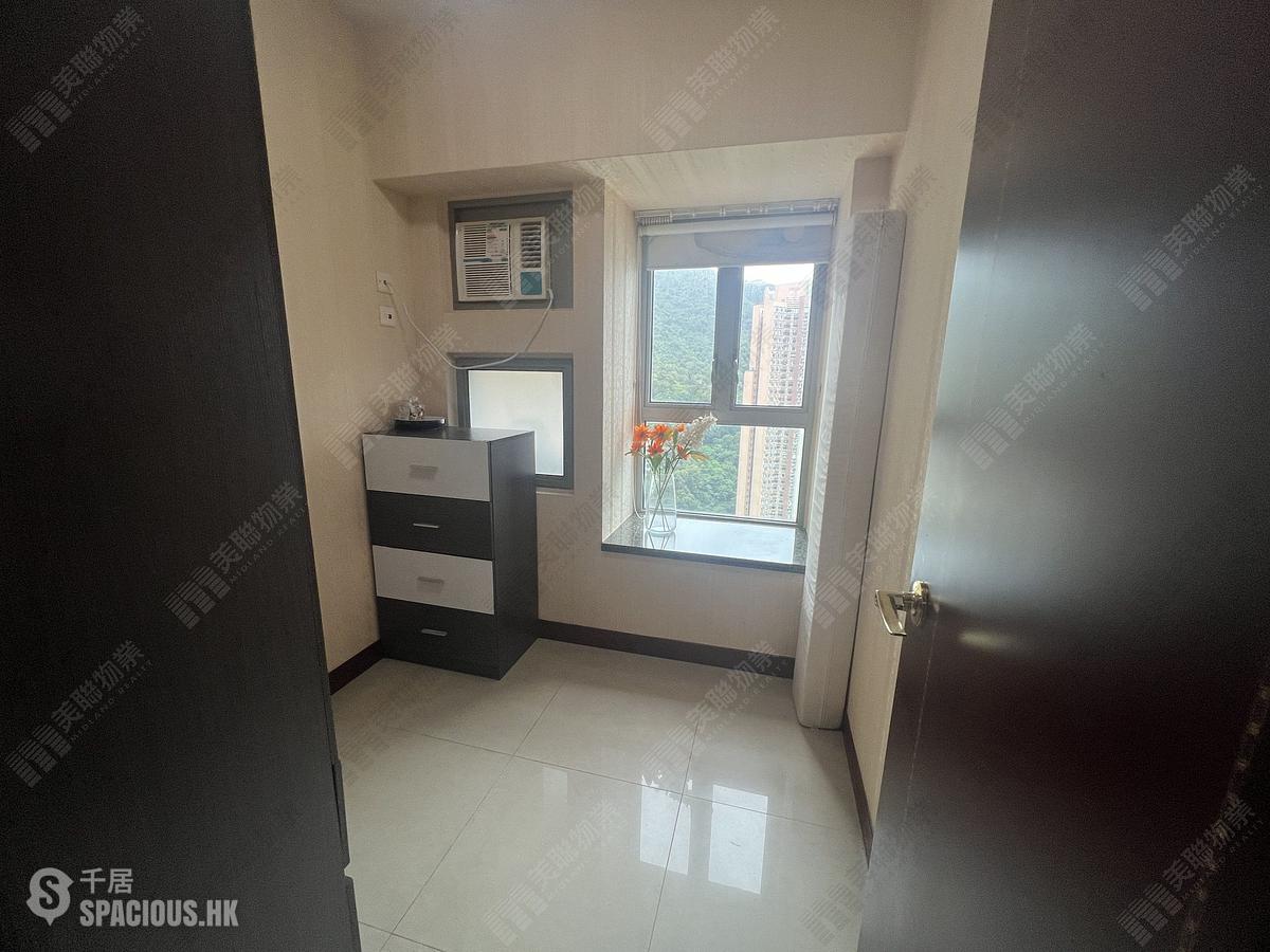 Kennedy Town - The Merton Tower 1 01