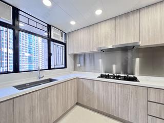Mid Levels Central - Clovelly Court 02
