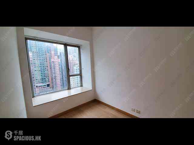 Sai Ying Pun - Island Crest Block 1 02