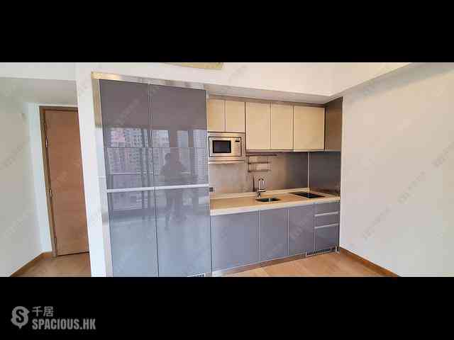Sai Ying Pun - Island Crest Block 1 03