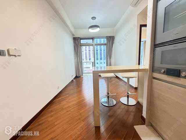Wan Chai - The Avenue Phase 2 Block 2 04