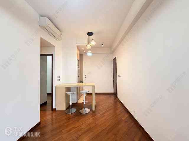 Wan Chai - The Avenue Phase 2 Block 2 05