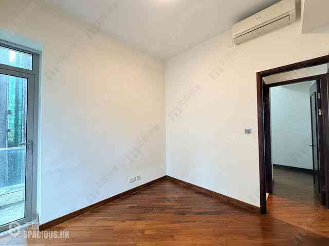 Wan Chai - The Avenue Phase 2 Block 2 06