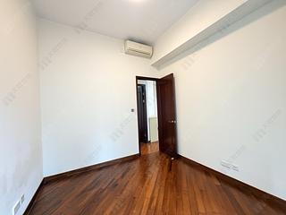 Wan Chai - The Avenue Phase 2 Block 2 08