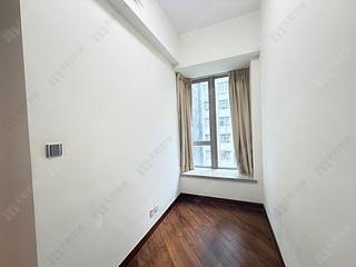 Wan Chai - The Avenue Phase 2 Block 2 09