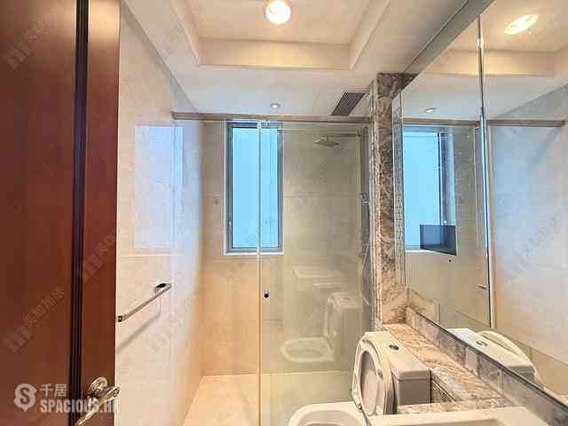 Wan Chai - The Avenue Phase 2 Block 2 10