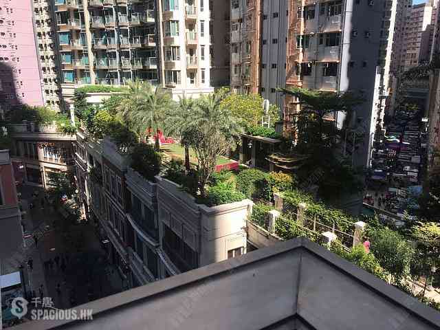 Wan Chai - The Avenue Phase 2 Block 2 02