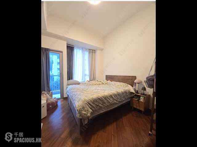 Wan Chai - The Avenue Phase 2 Block 2 06