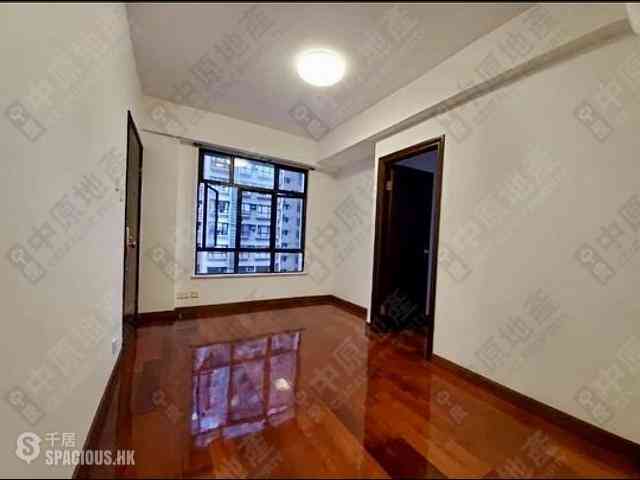 Mid Levels Central - Good View Court 01