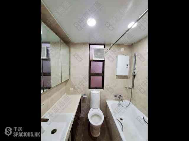 Mid Levels Central - Good View Court 06