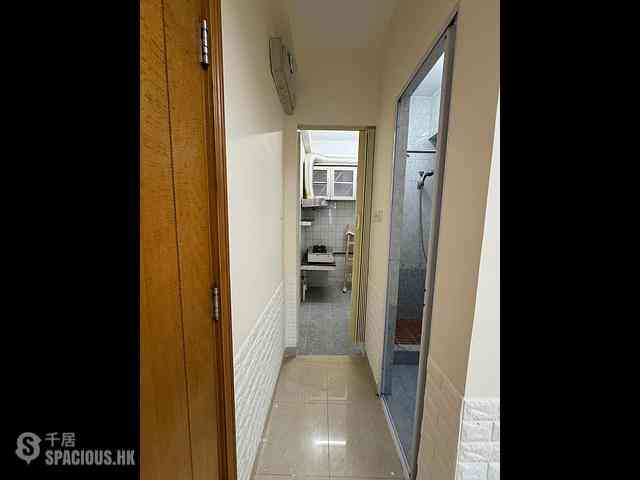 Shau Kei Wan - Tung On Building 04