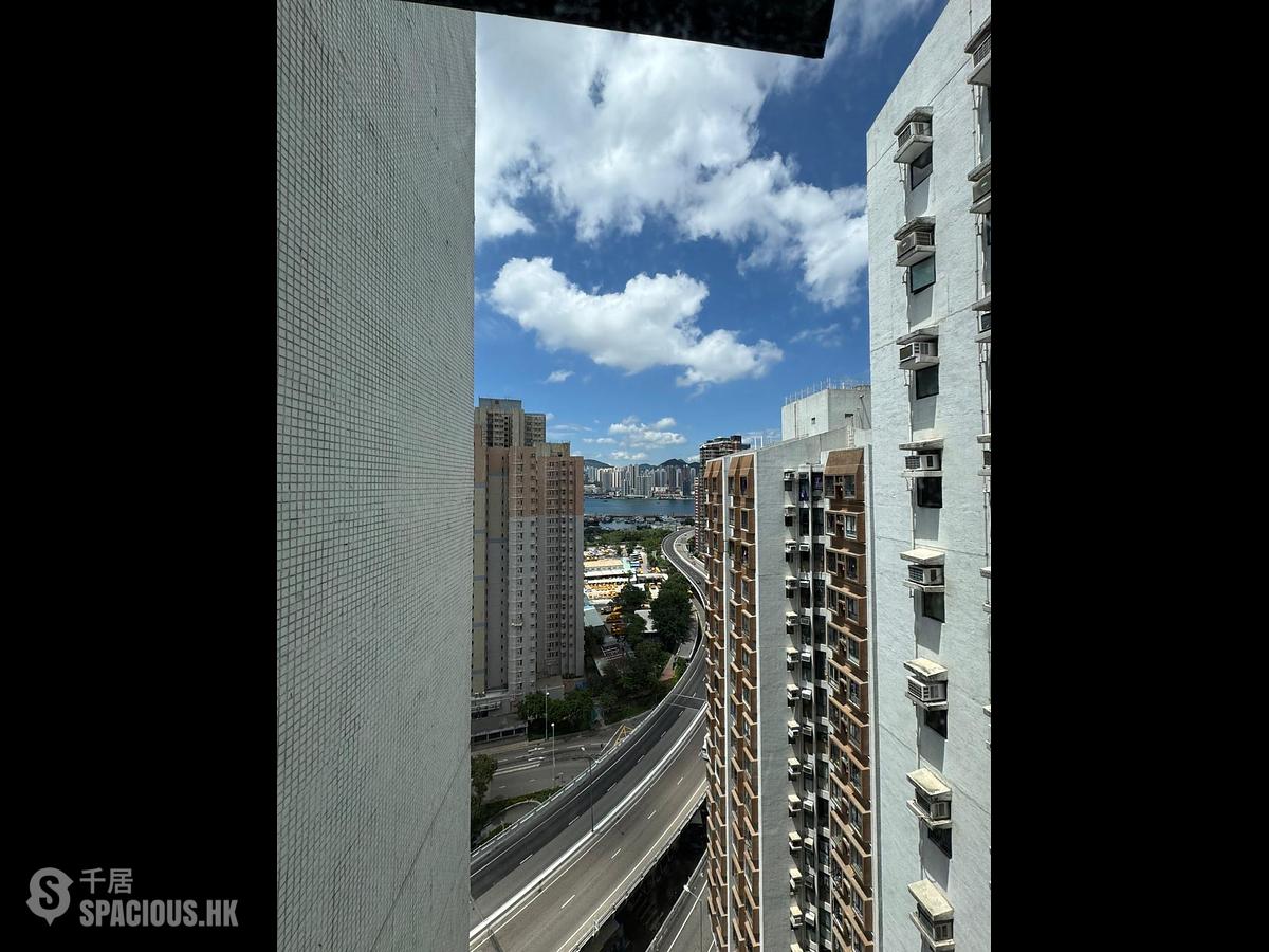 Shau Kei Wan - Perfect Mount Gardens Block B 01