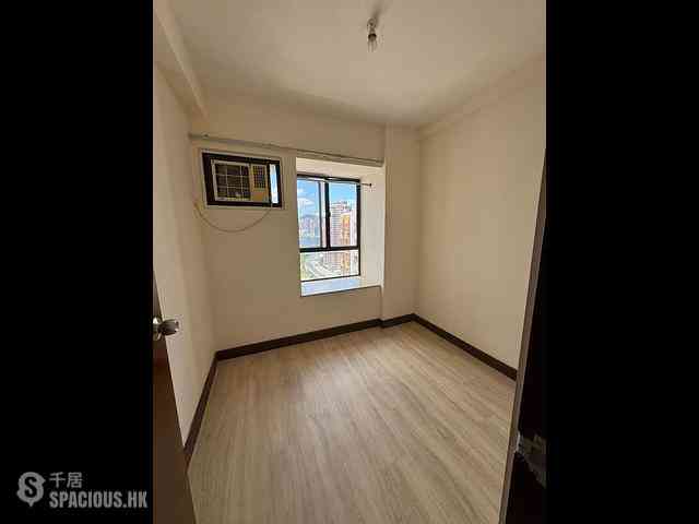 Shau Kei Wan - Perfect Mount Gardens Block B 03