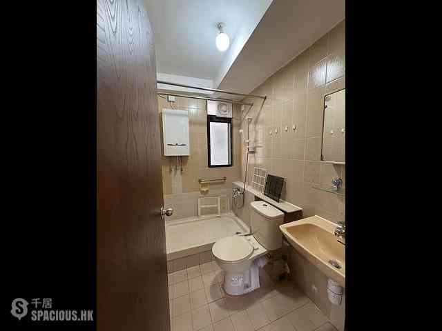 Shau Kei Wan - Perfect Mount Gardens Block B 04