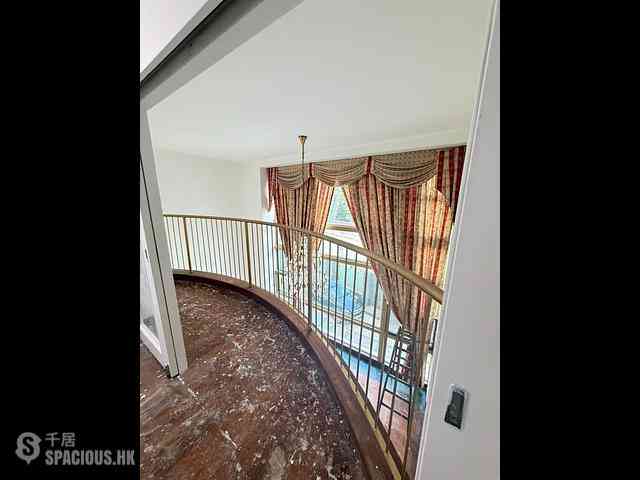 Kowloon Tong - La Salle Place 11
