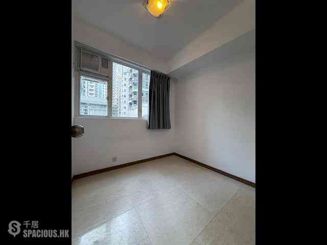 Wan Chai - Kam Tak Mansion 07