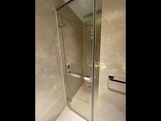 Wan Chai - The Avenue Phase 2 Block 2 06
