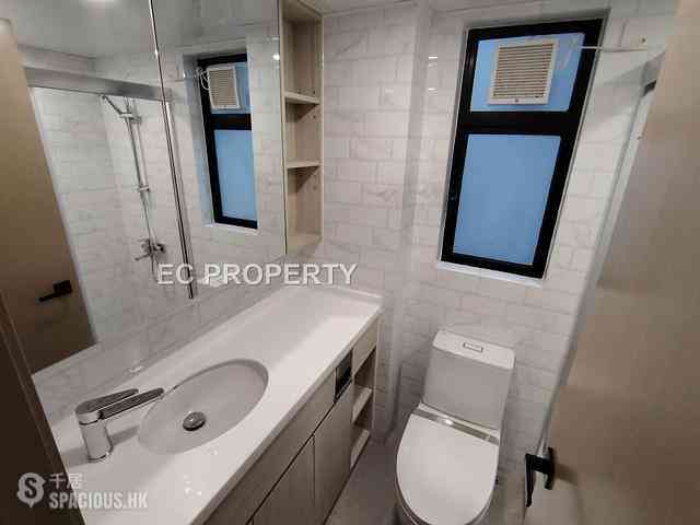 Mid Levels Central - 62B, Robinson Road 07