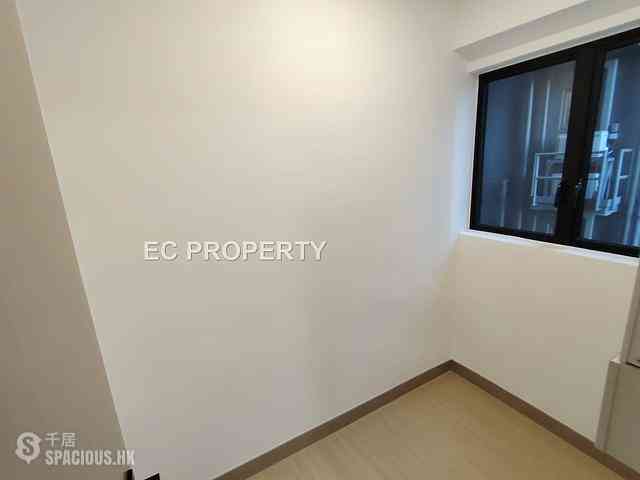 Mid Levels Central - 62B, Robinson Road 13