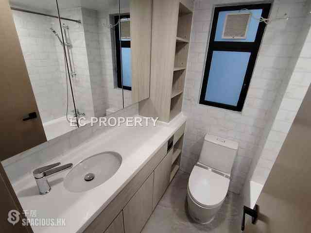 Mid Levels Central - 62B, Robinson Road 12