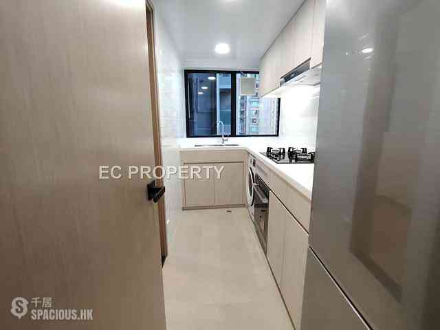 Mid Levels Central - 62B, Robinson Road 03