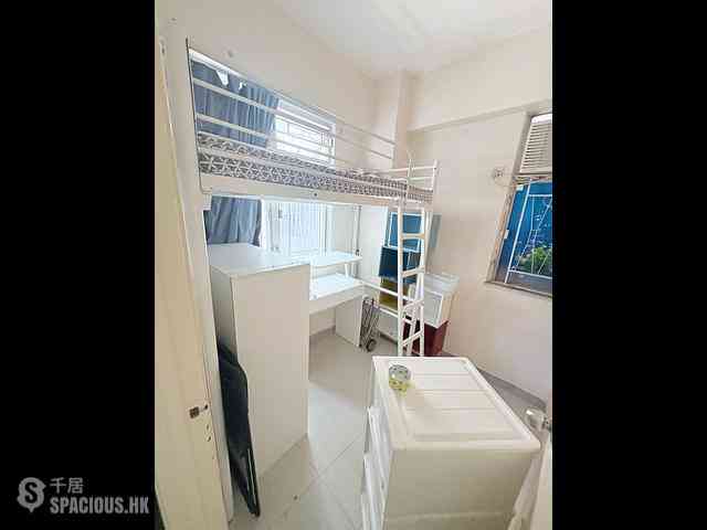 Shau Kei Wan - Ho King Building 04