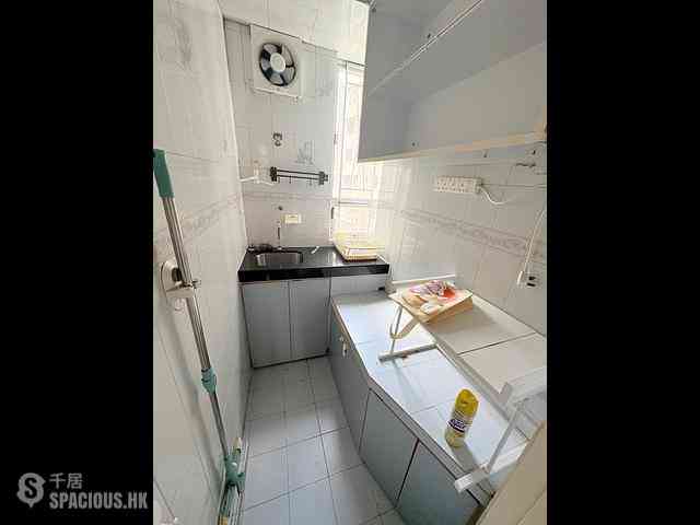 Shau Kei Wan - Ho King Building 06