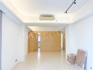 Pok Fu Lam - 18-24, Bisney Road 03