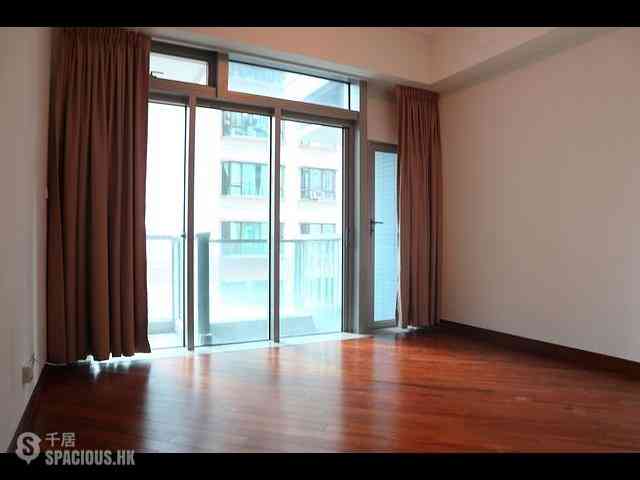 Wan Chai - The Avenue Phase 2 01