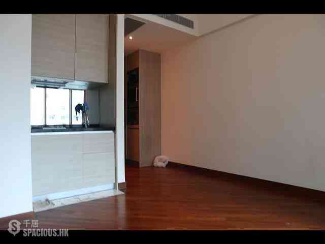 Wan Chai - The Avenue Phase 2 03