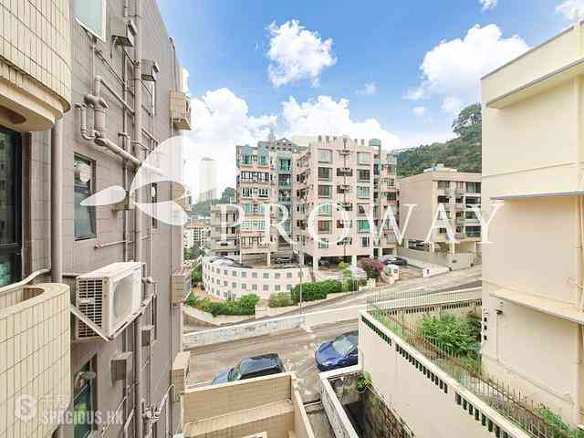 Happy Valley - Broom Garden 02