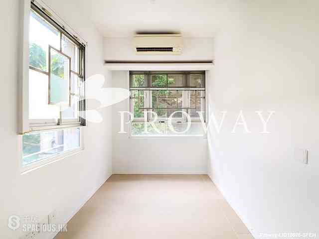 Happy Valley - Broom Garden 07