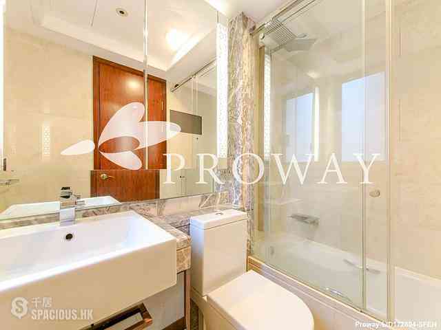 Wan Chai - The Avenue 10