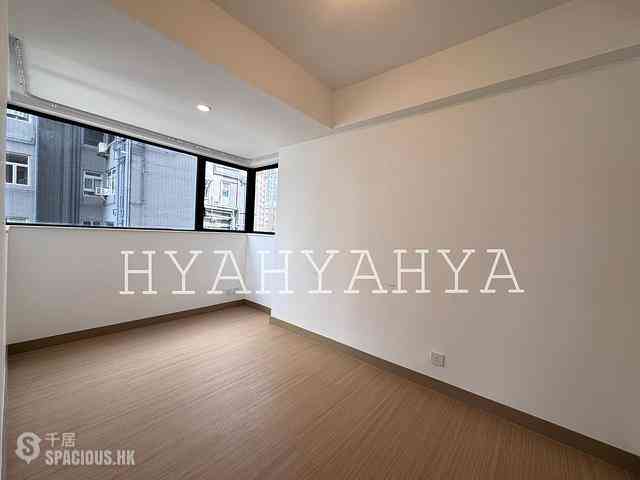 Mid Levels Central - 62B, Robinson Road 06