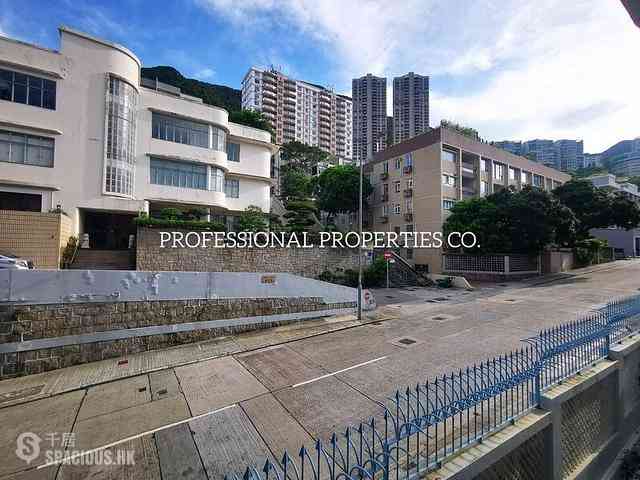 Happy Valley - Amber Garden 01